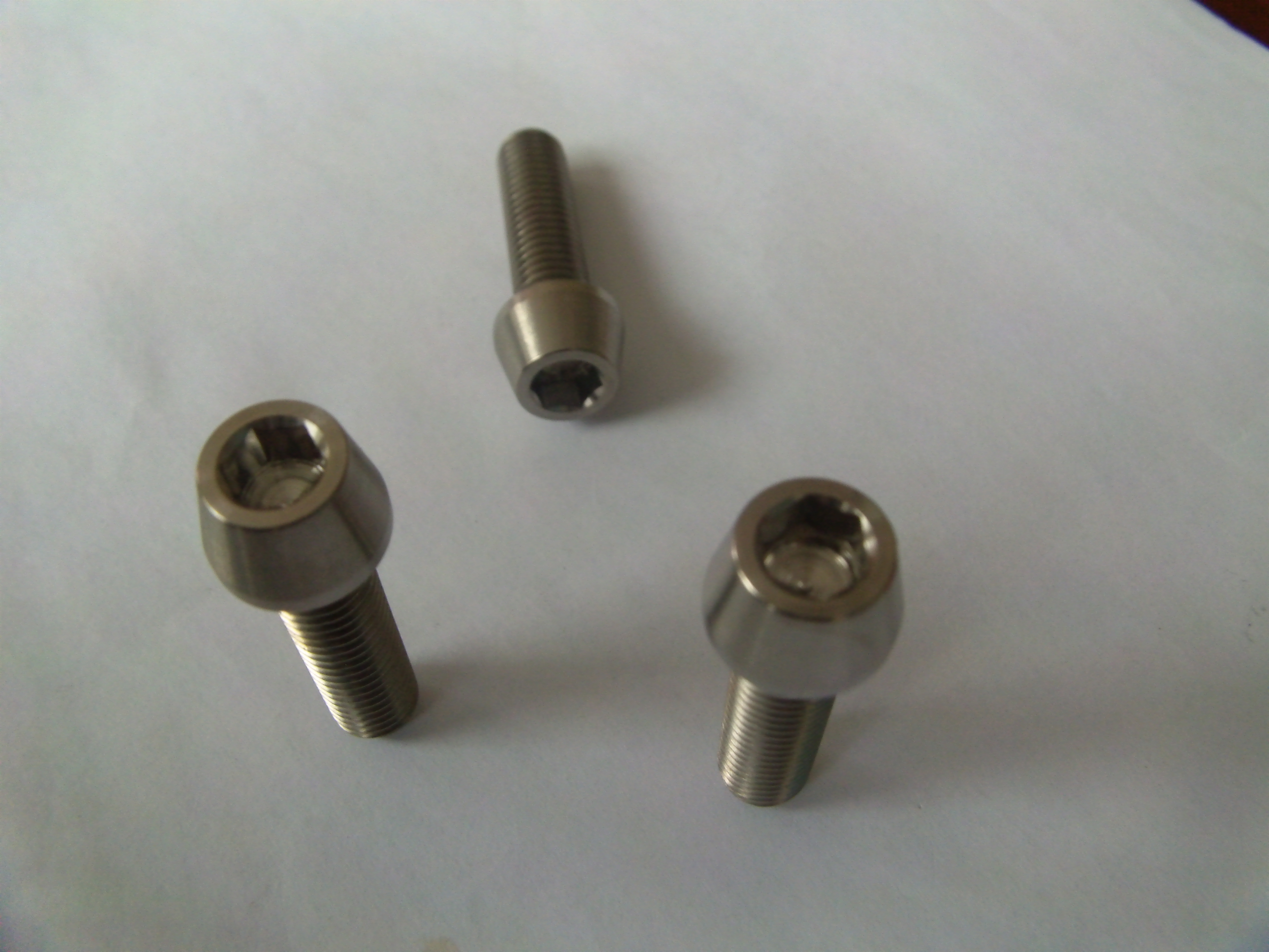 تيتانيوم بولت M10x25mm غطاء رأس مسدس مدبب GR5.5